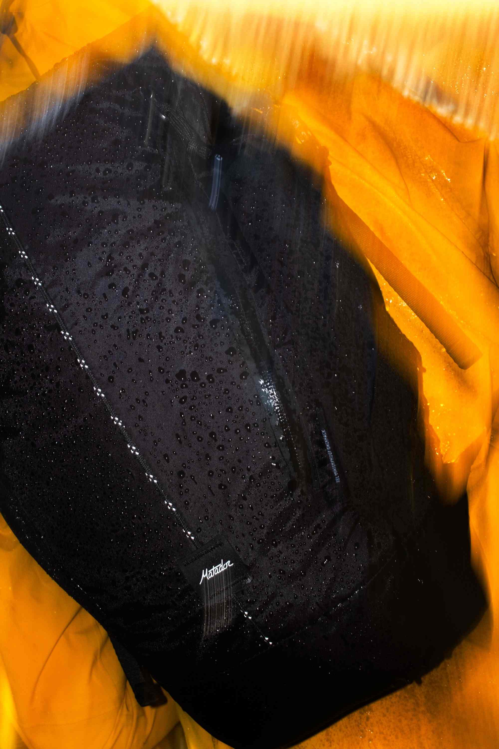 Jacke, Regenjacke, Seitenreihe, Nähte, Marke