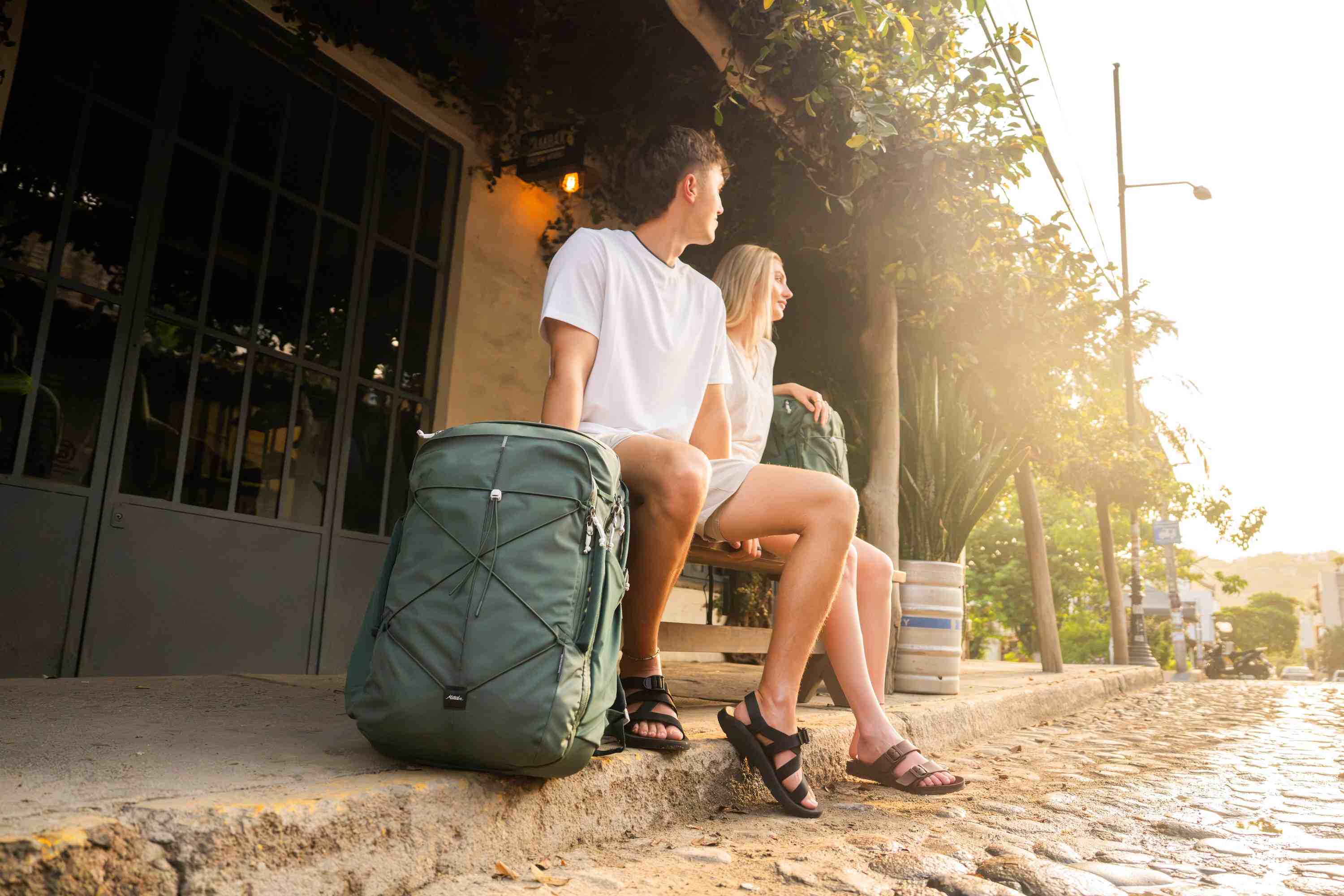 reiseleben, rucksack, reisebegleiter, outdoor-sandalen, gymbag