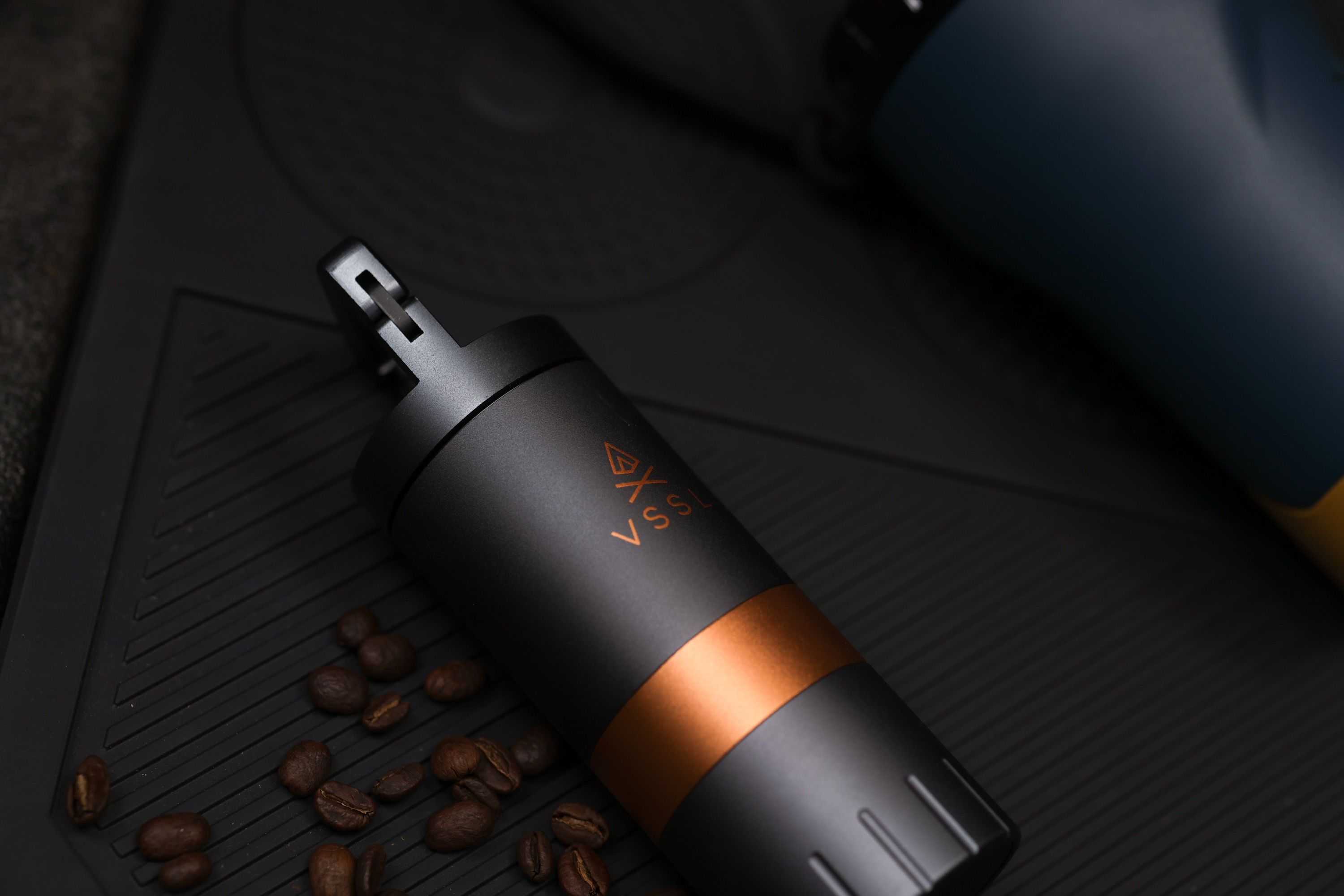 Stielmontage, Kaffeemühle, Kaffeemühle Akku, Kaffeebohnen, Schwarz, Grau, Kupferakzent
