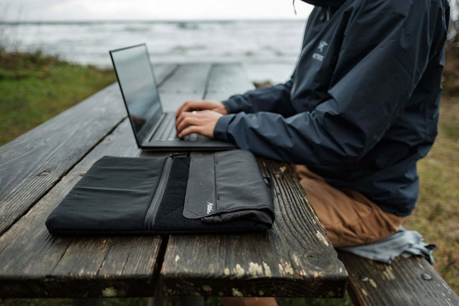 Computer, Laptop, PC, Hosen, Uferpromenade