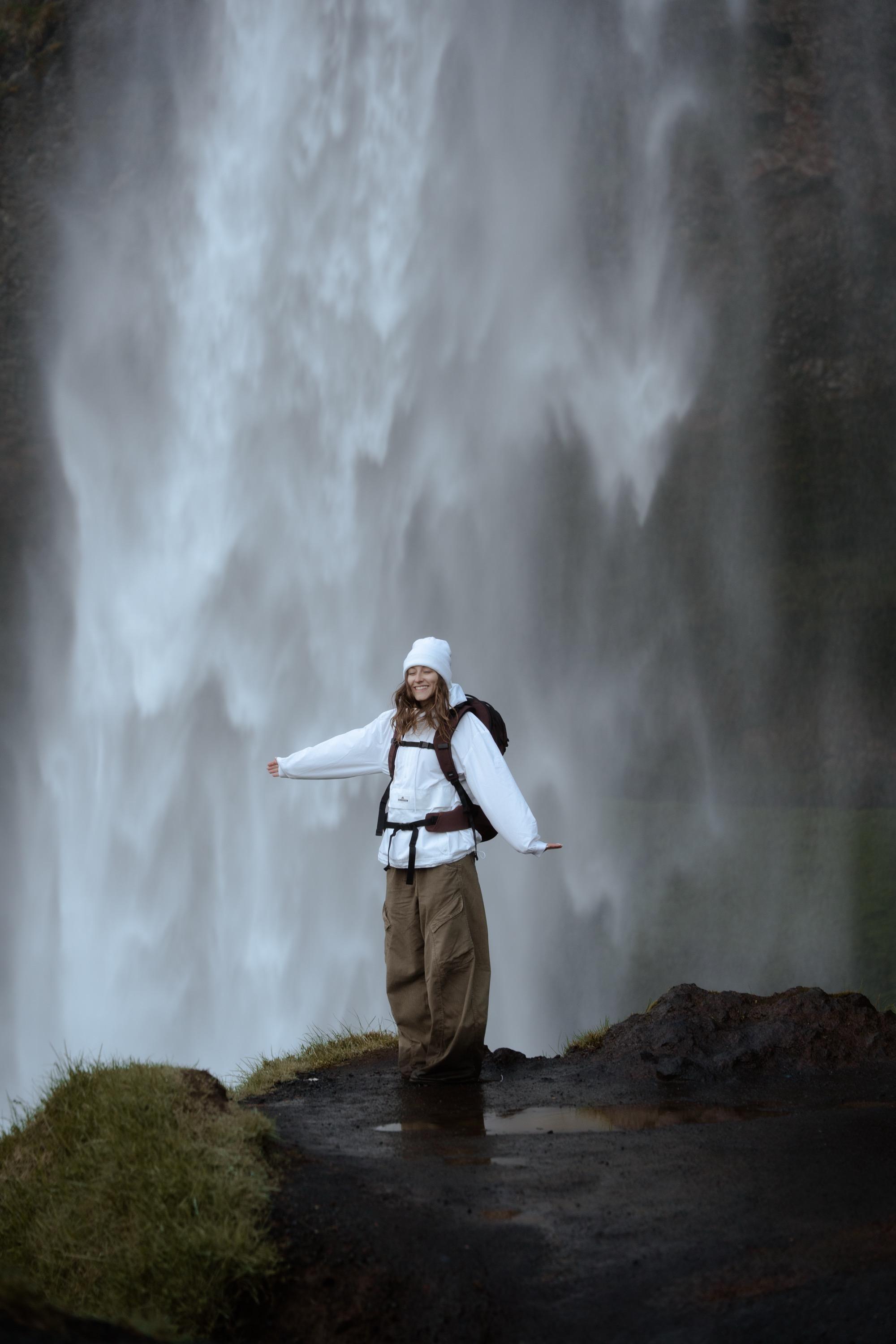 Regenmantel, Outdoor-Bekleidung, Wasserfall, Wanderoutfit, Mantel