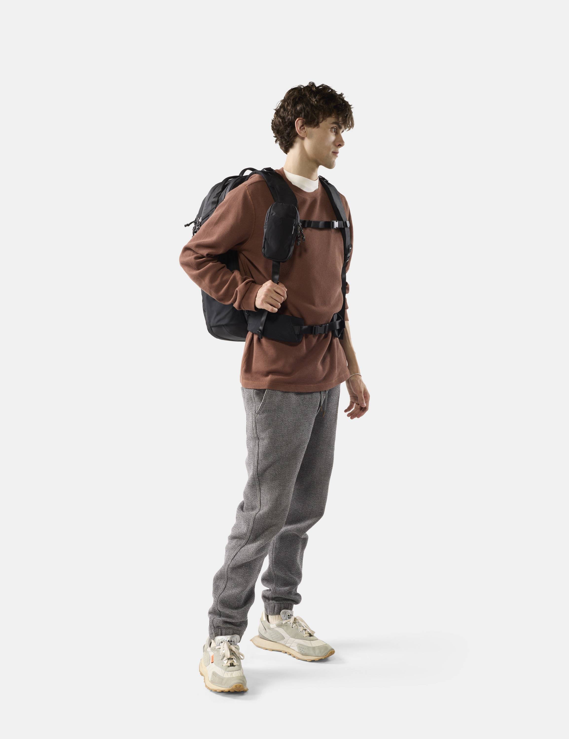 Rucksack, Rucksack zum Wandern, Brustgurt, Schultergurt, Outdoor-Set