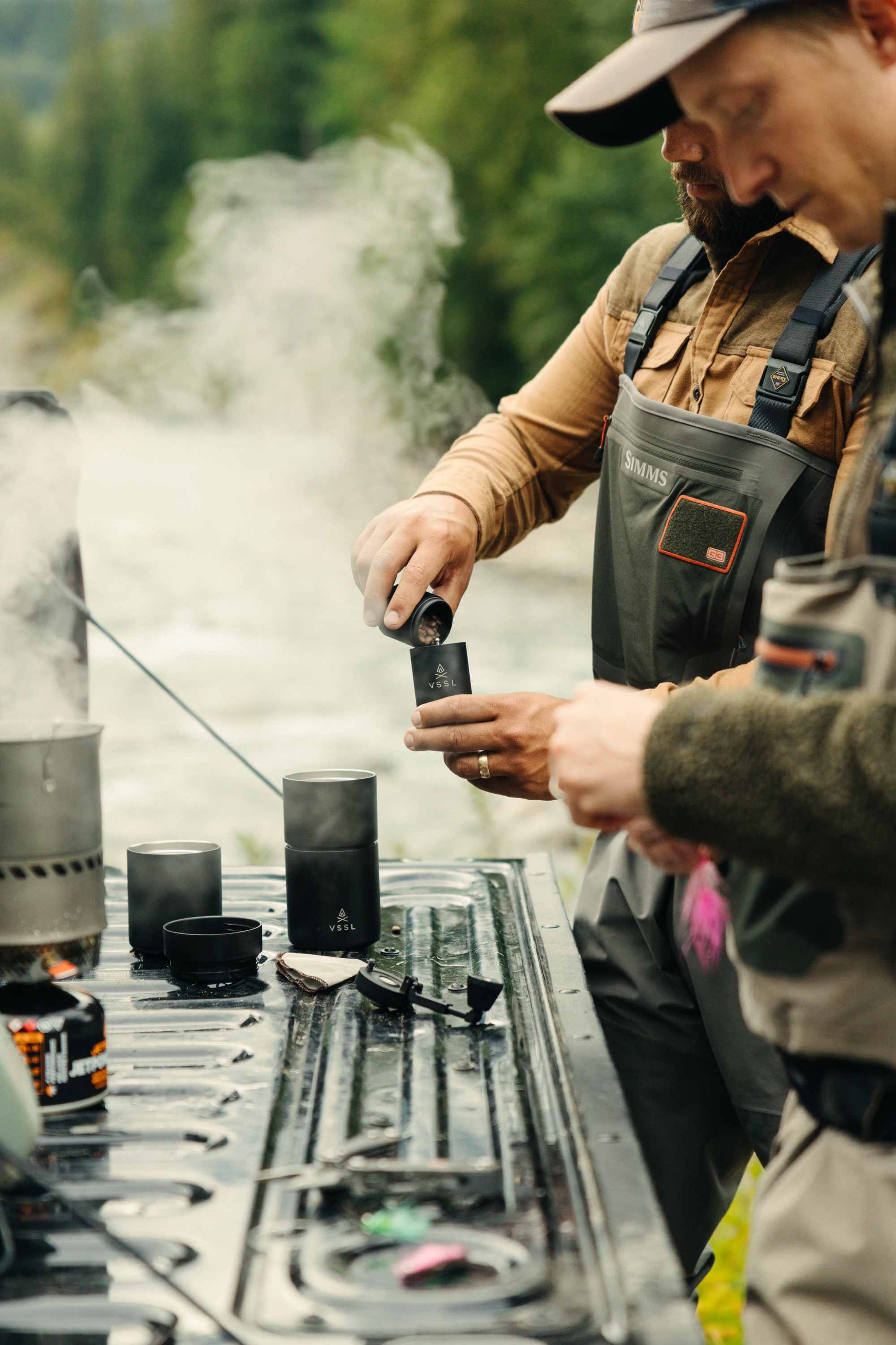 Camping-Kaffeeset, schwarze Kaffeebecher, Outdoor-Kaffeezubereiter, kompakte Kaffeemühle