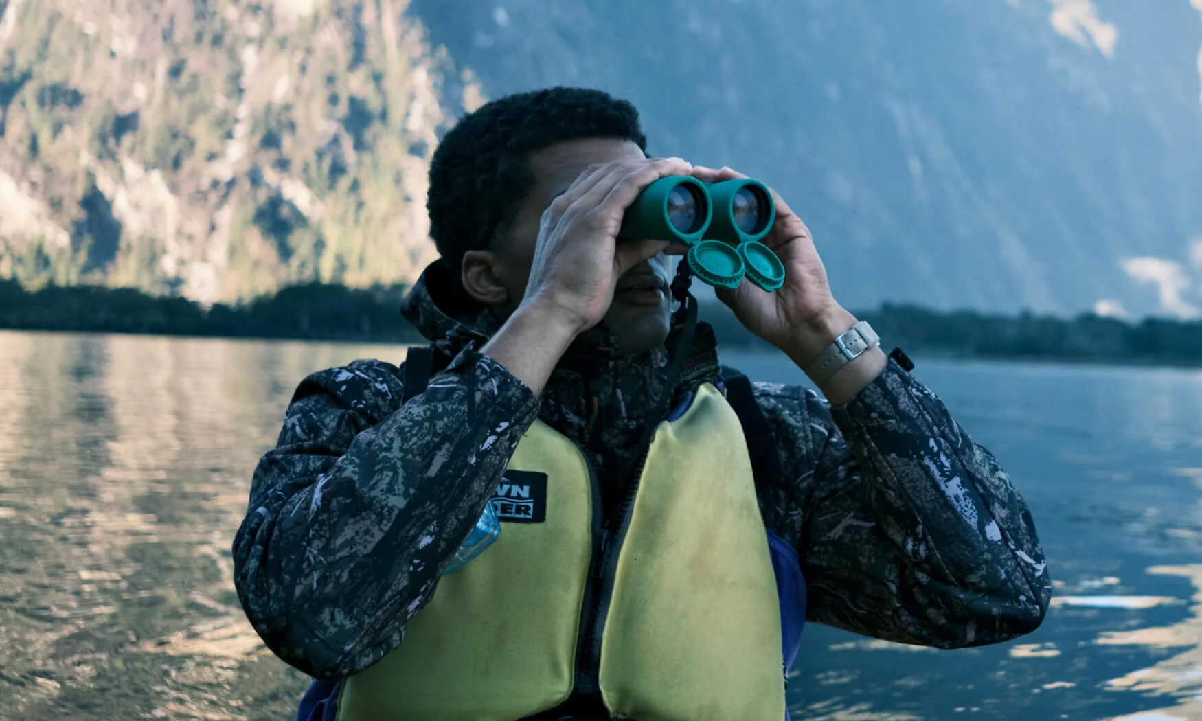 Fernglas, Kajak, Schwimmweste, Tarnjacke, Outdoor