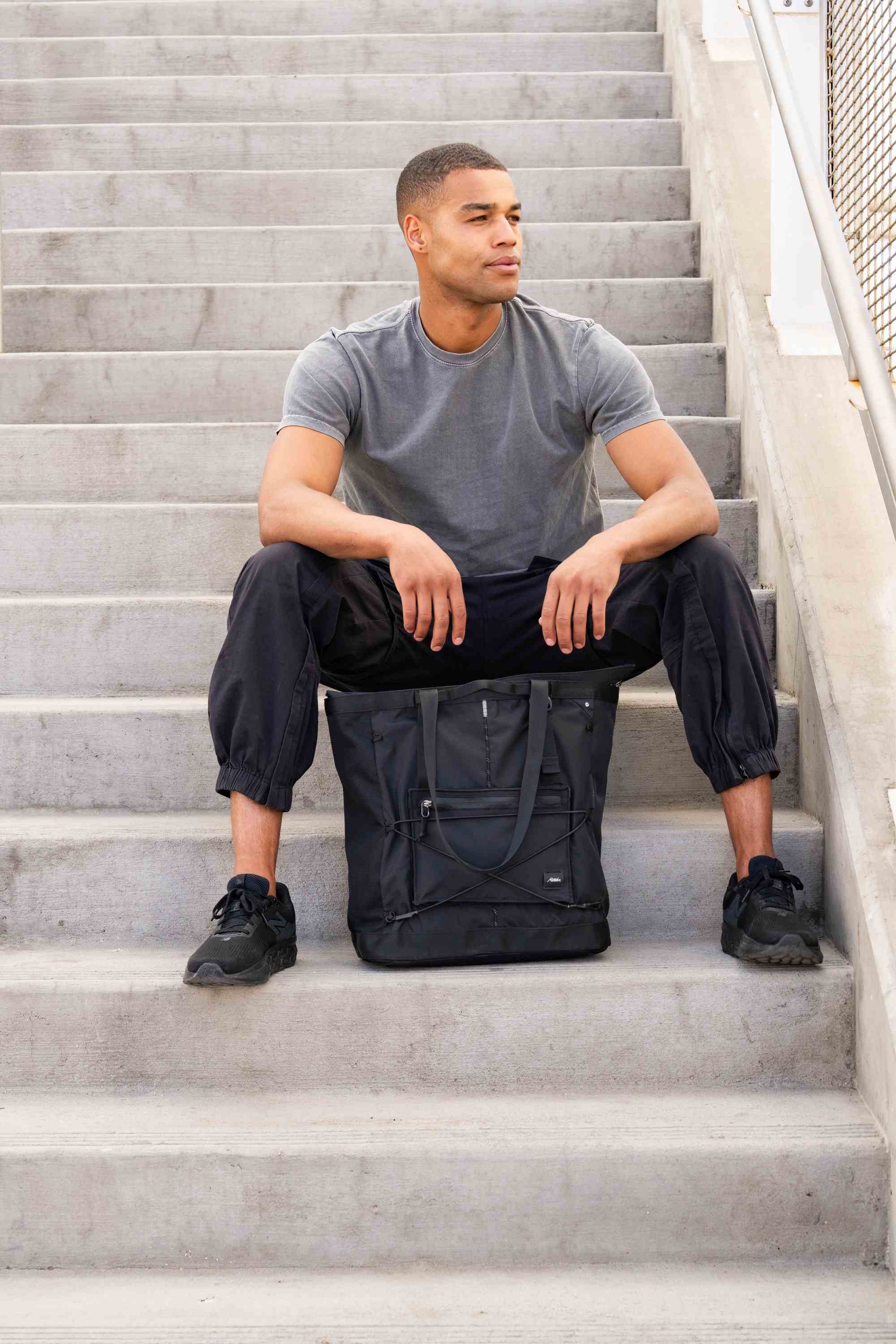 Rucksack, Schwarze Tasche, Rucksack, Outdoor-Tasche, Treppen-Szene