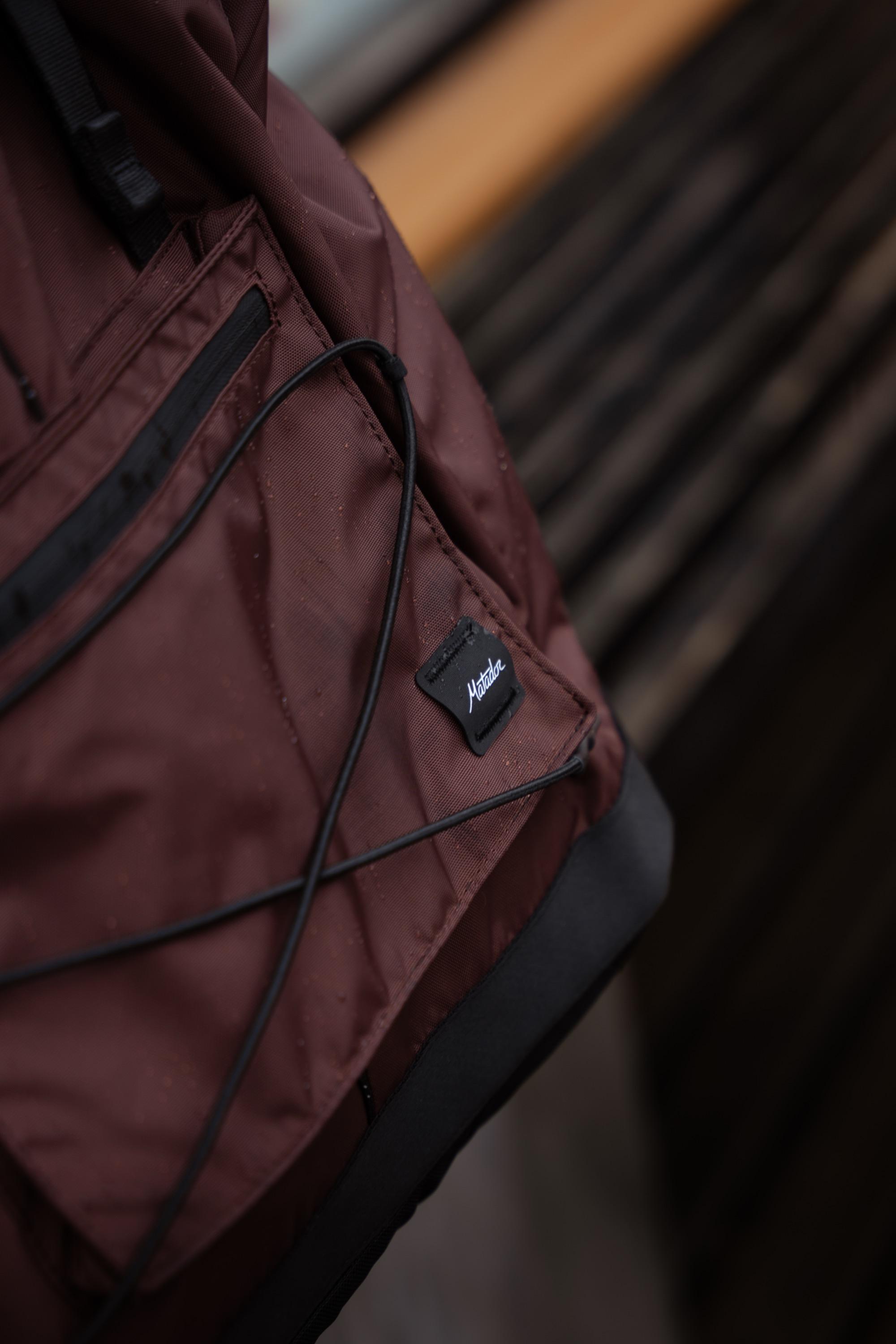 Rucksack, Backpack, Seitentasche, Kordelschlinge, Reißverschluss