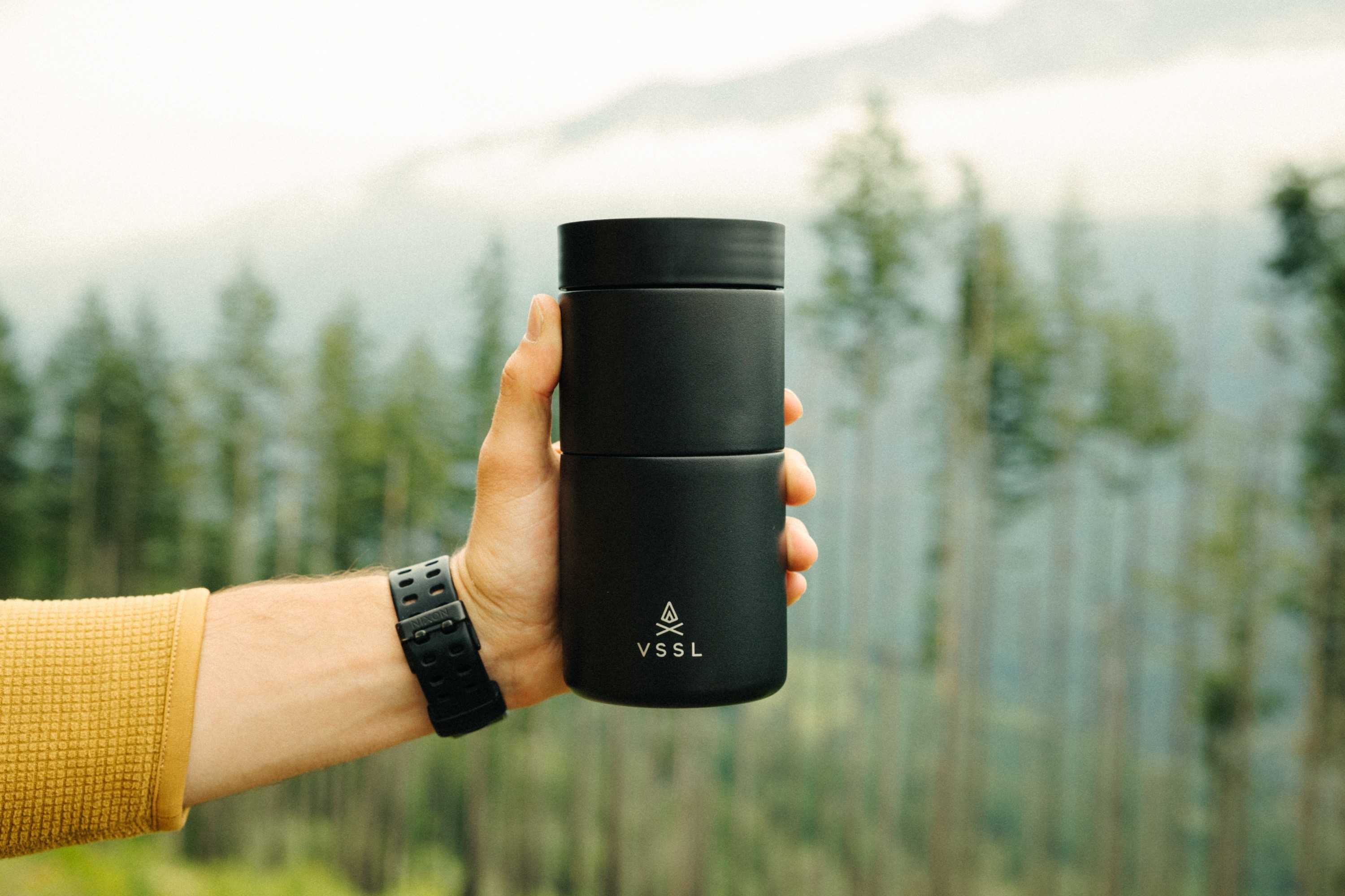 Handkaffeemühle, Kaffeemühle, schwarz, zylindrisch, Outdoor