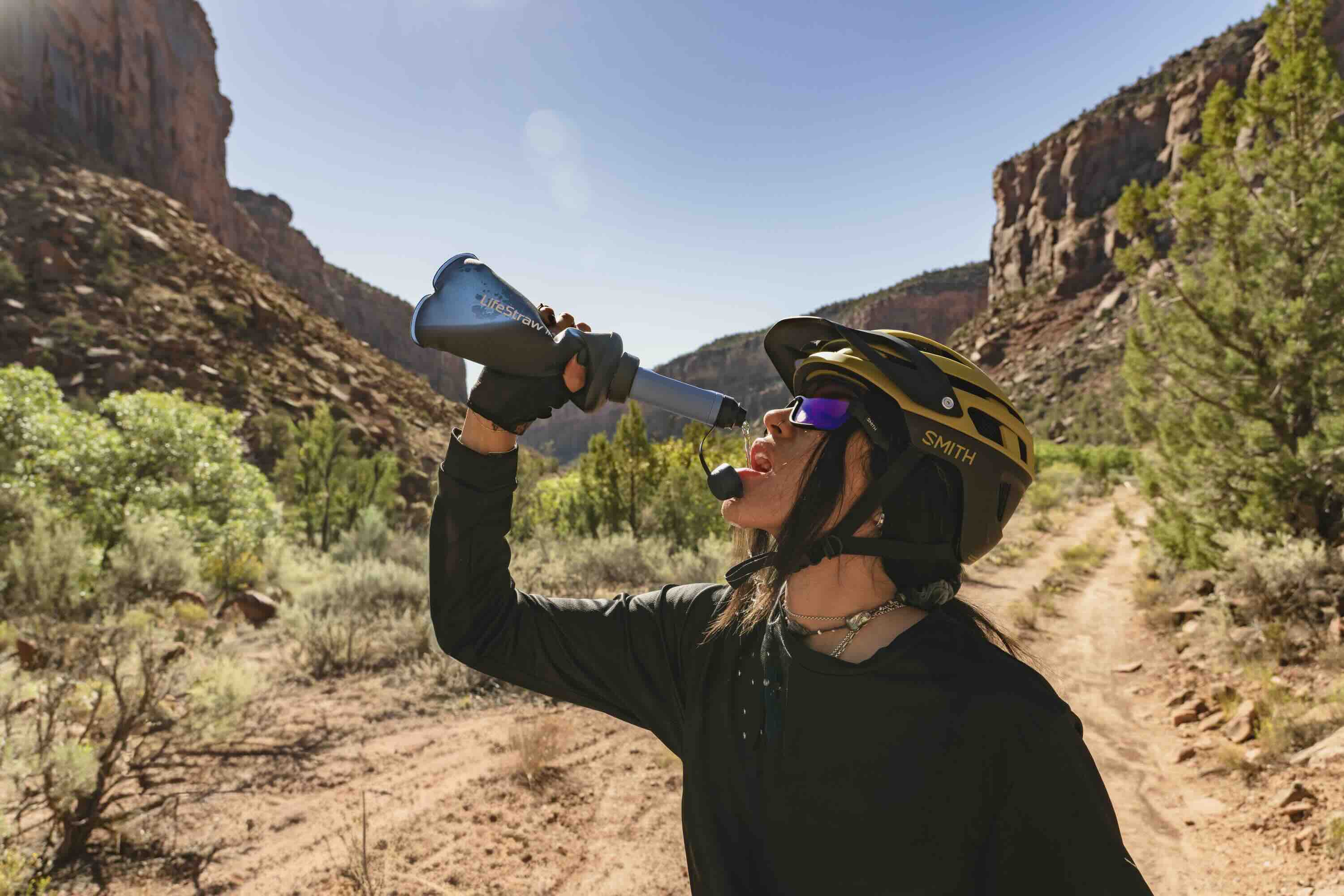 Blaue Trinkflasche, Hydration, Outdoor, Wandern, Kletterausrüstung