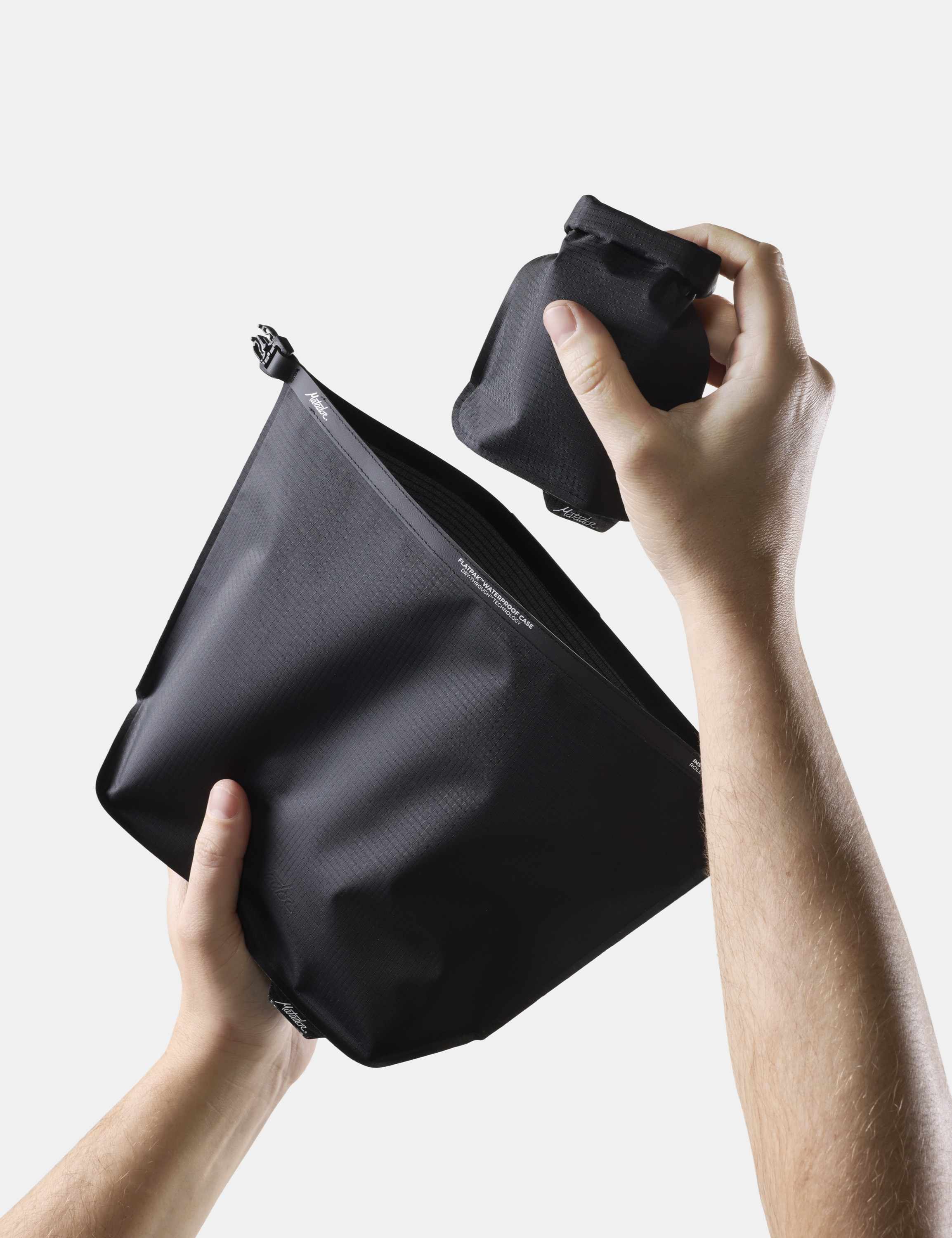mittelgroße Tasche, Zipper, Nylon, schwarz, Beutel