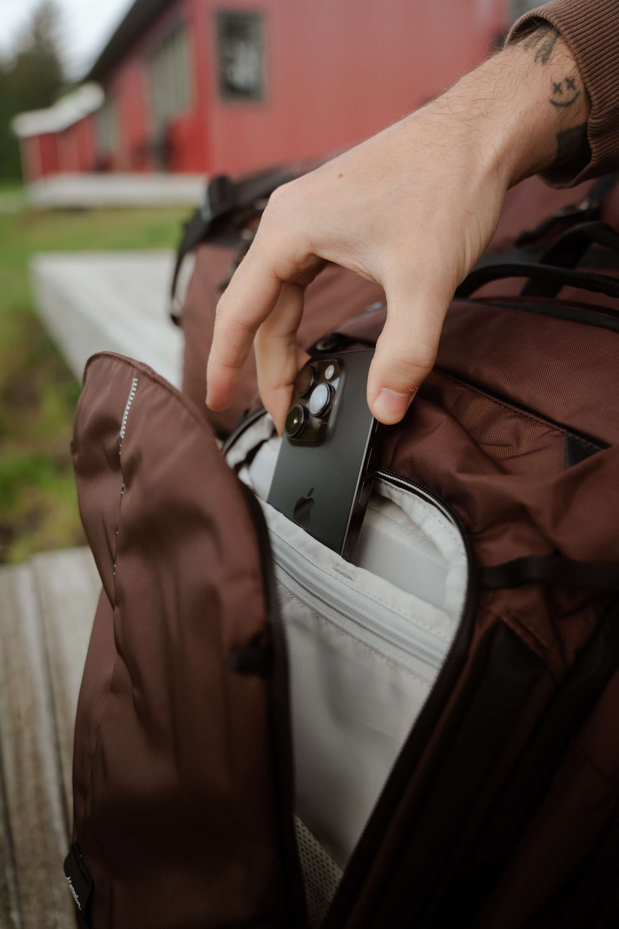 backpack, braun, tasche, taschenfach, telefon