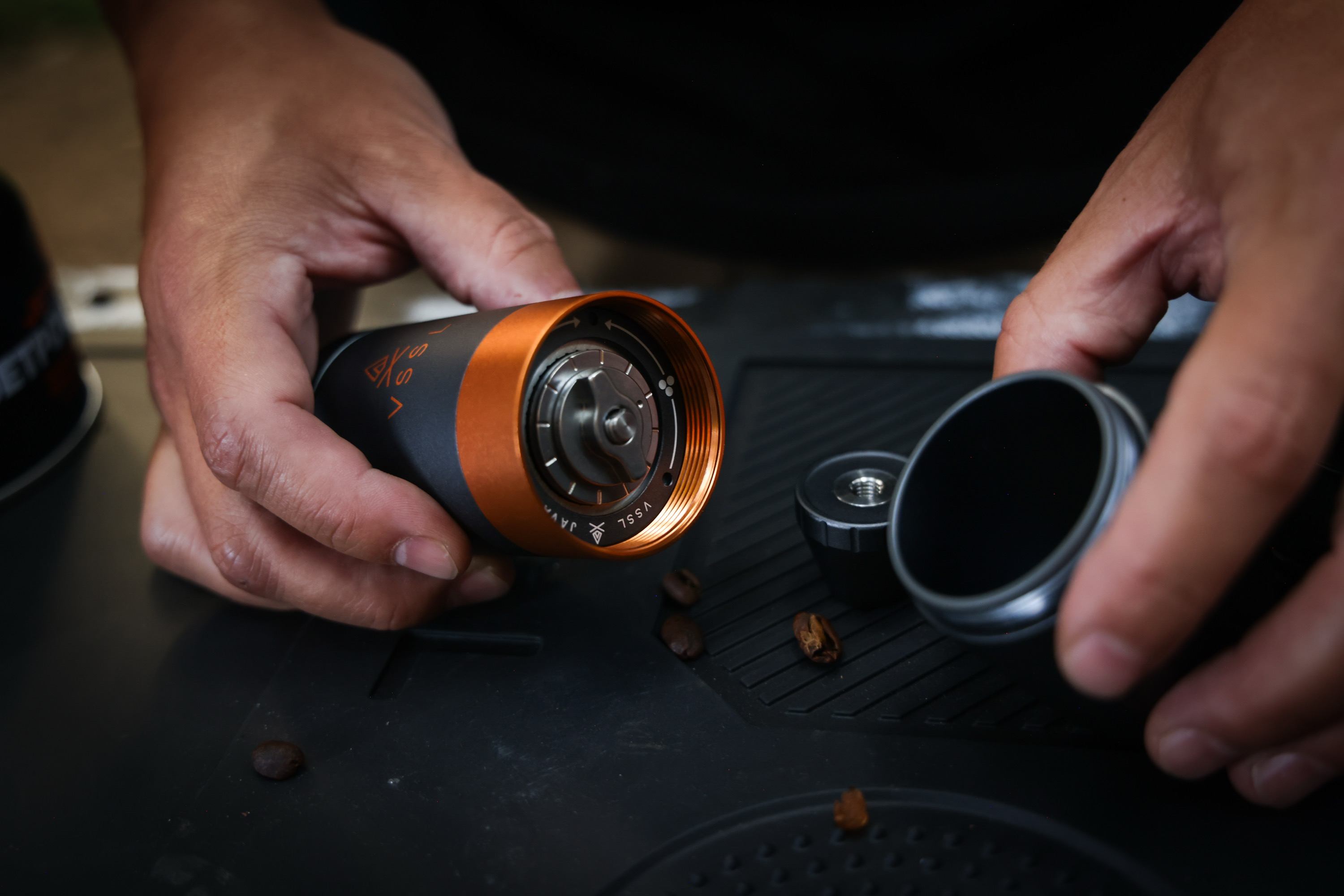Kaffeekapsel, Kapselmaschine, orange, Metall, Kapselöffner